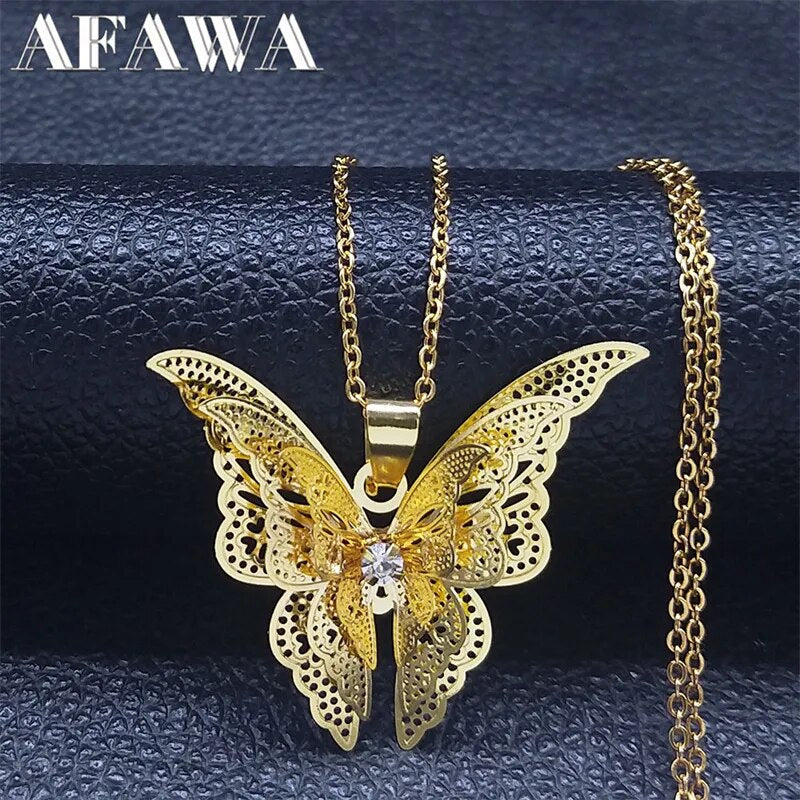 Lovely Gold Butterfly Pendant Necklace