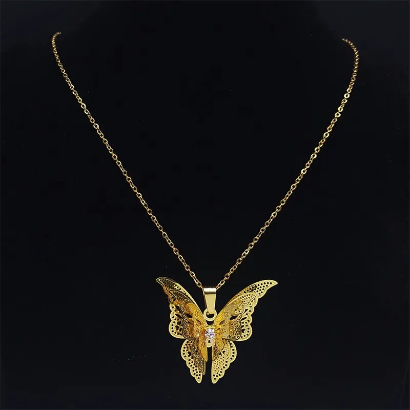 Lovely Gold Butterfly Pendant Necklace