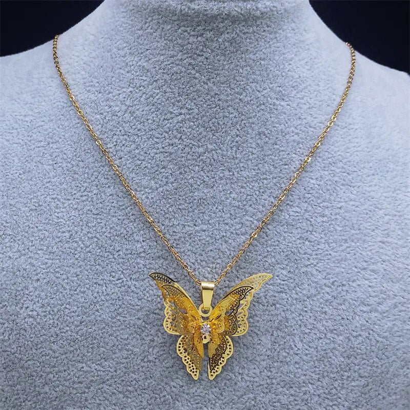 Lovely Gold Butterfly Pendant Necklace